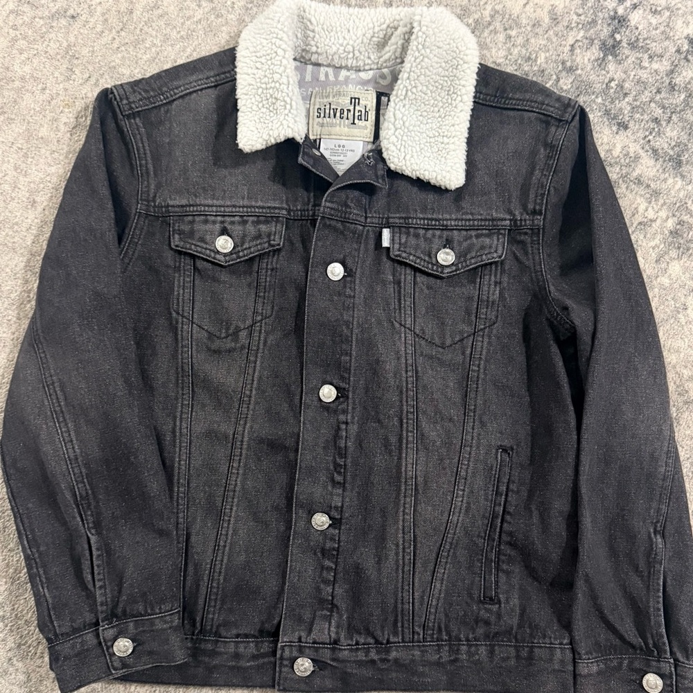 SilverTab Levi’s Jeans Black Denim‎ Jacket with White Sherpa Collar - Picture 2 of 7